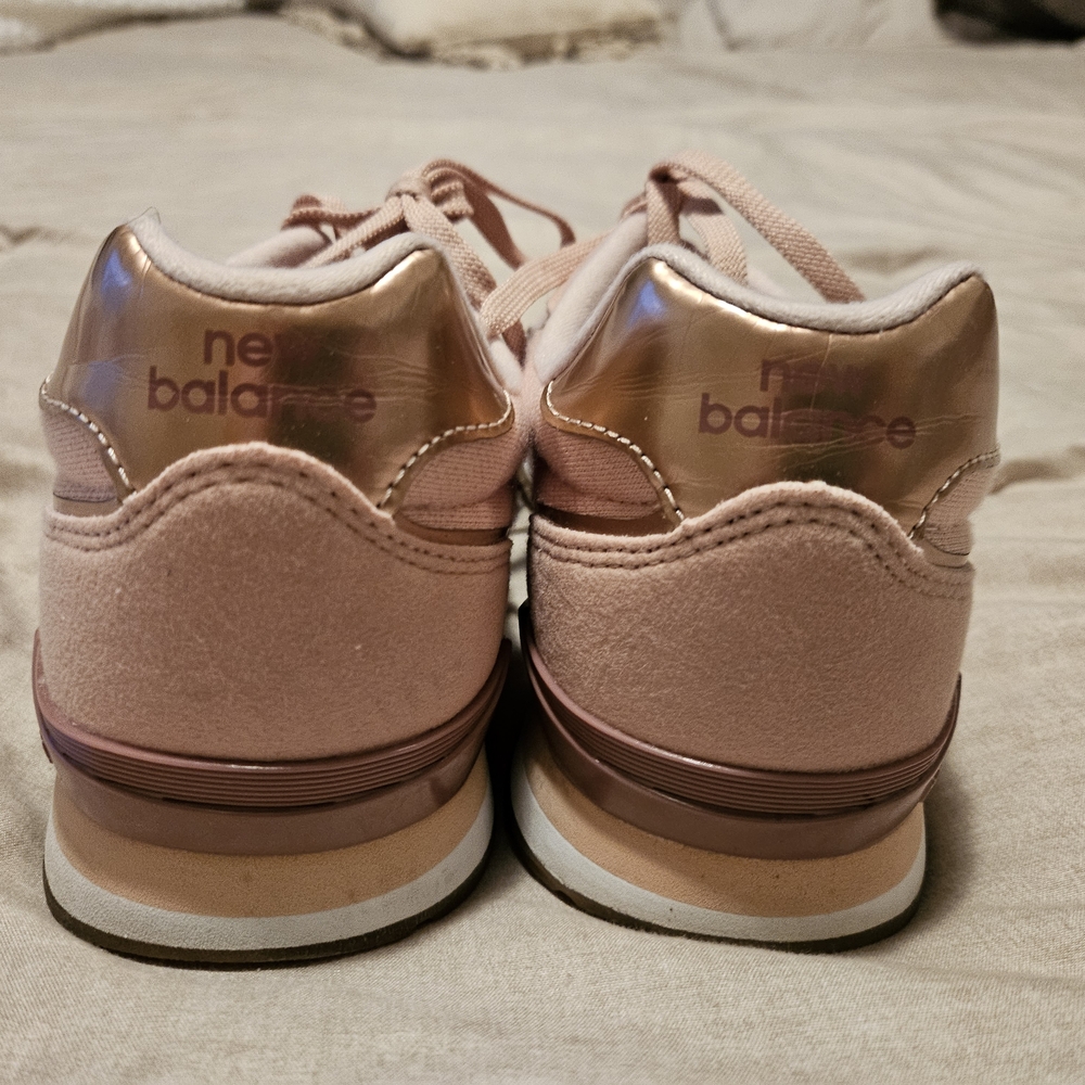 New Balance Pink Retro Shoes - Picture 3 of 5
